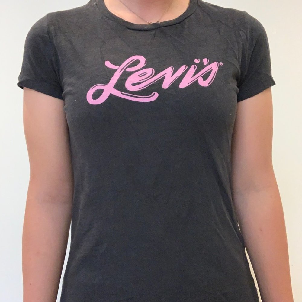 LEVIS BLACK T SHIRT